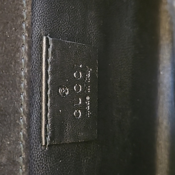 Gucci clutch purse with gift box and bag - Picture 2 of 7